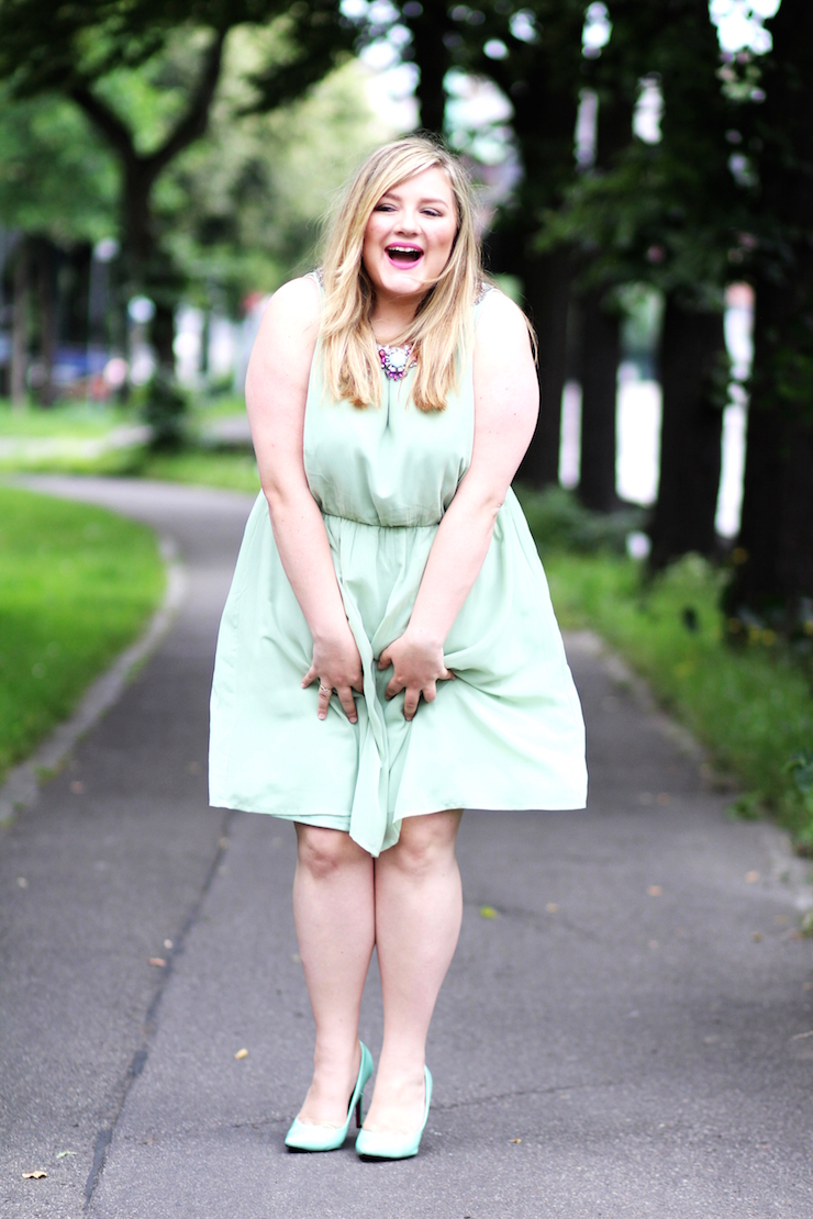 Curvy green Summer – Outfit